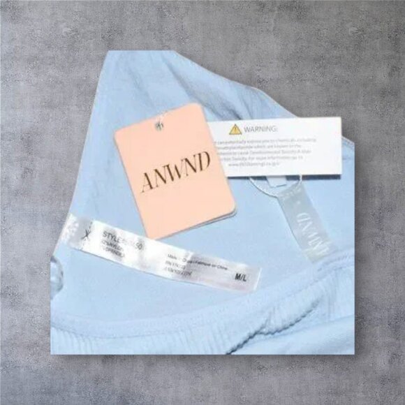 NWT Anwnd Collared Crop Top Baby Blue V-Neck - Picture 3 of 3